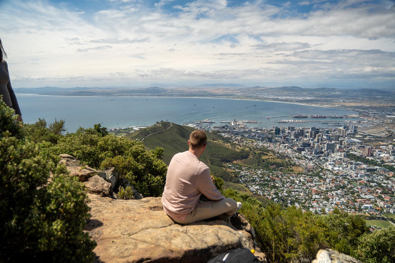 Der Tourguide mit Gruppe im KNP